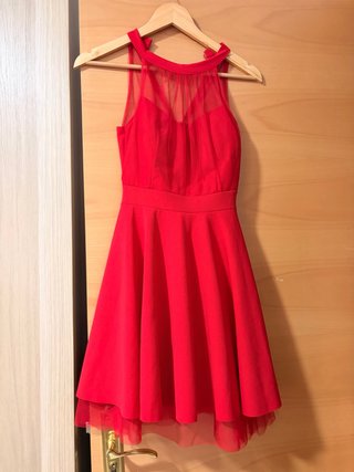 Vestido corto rojo elegante