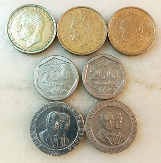 ESPAÑA - Lote de 7 monedas de 100 y 200 pts. JC I