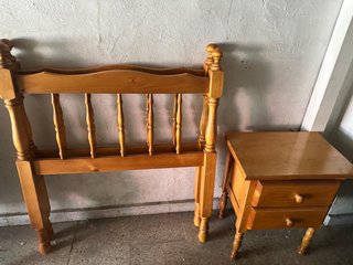 Cabezal cama madera y mesita noche