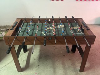 Futbolín de madera