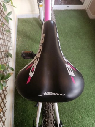 Bicicleta B-PRO de chica sin uso.