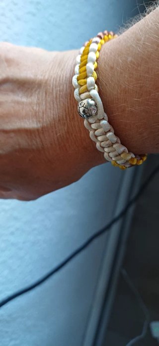 Pulsera hilo artesanal