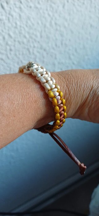 Pulsera hilo artesanal