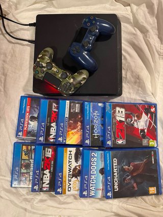 PS4 Slim Negra + 2 Mandos + 11 Juegos