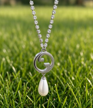 Collar Gucci GG con perla y cristales