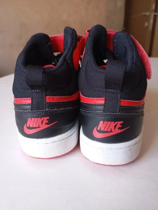 Scarpe Nike Mid Top Rosse e Nere