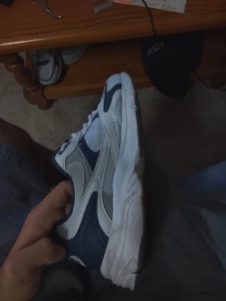 Zapatillas Fila Blancas y Azules