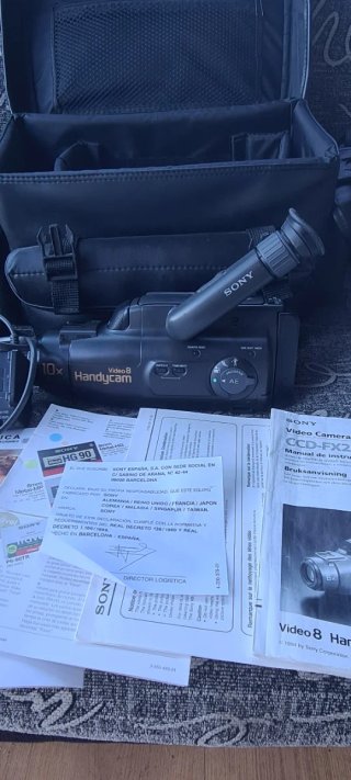 Videocámara Sony CCD-FX270E