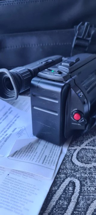 Videocámara Sony CCD-FX270E