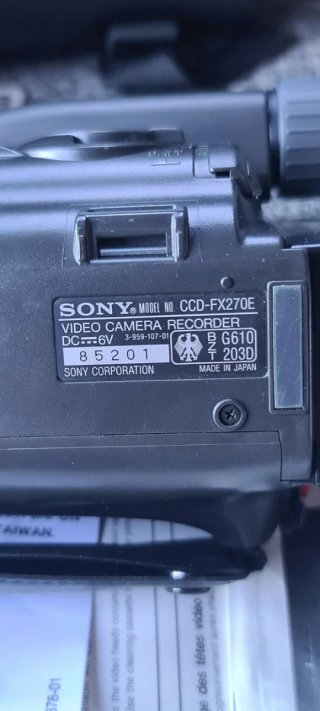 Videocámara Sony CCD-FX270E