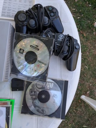 PlayStation 1 + Controller + Giochi + Cavi