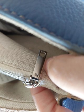 Bolso de piel azul PG
