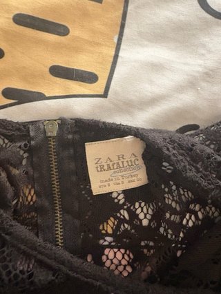 Zara Camiseta Encaje Negra