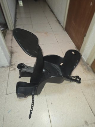 Silla bebé para bicicleta se entrega con las funda