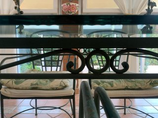 Mesa y 6 sillas de comedor