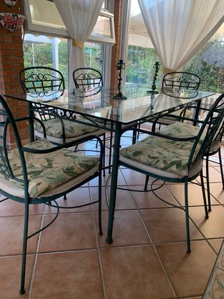 Mesa y 6 sillas de comedor