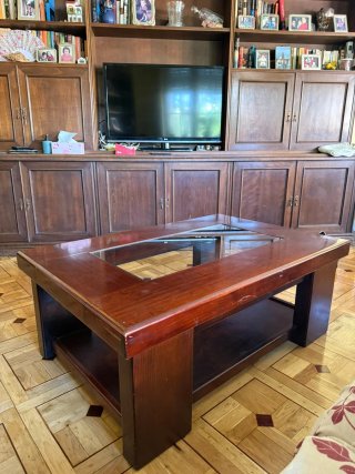Mesa de centro de madera y cristal