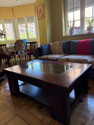 Mesa de centro de madera y cristal