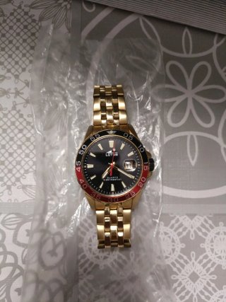 Reloj Lotus Dorado y Negro