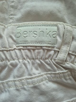 Pantalón Bershka beige tiro alto