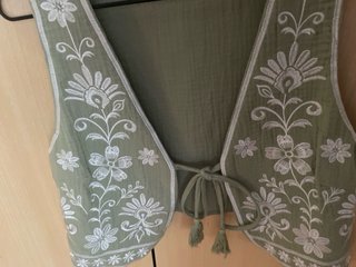 Chaleco Poeselle bordado talla única verde