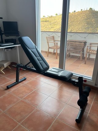 Banco,Kettlebell 8kg y discos de pesas