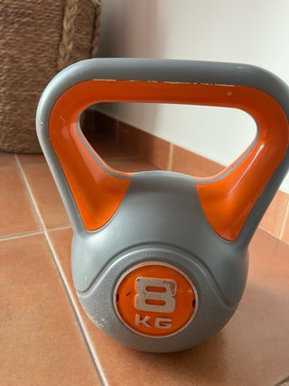 Banco,Kettlebell 8kg y discos de pesas