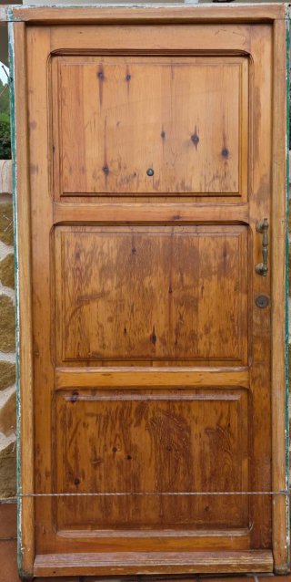 Puerta madera maciza exterior
