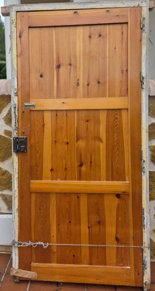 Puerta madera maciza exterior