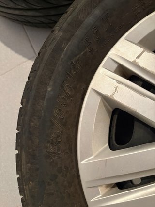 Juego 2 Llantas con Ruedas  185/65 R14 Casi Nuevas