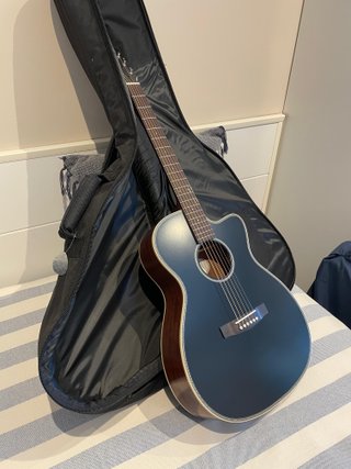 Guitarra Acústica Negra Cor + amplificador