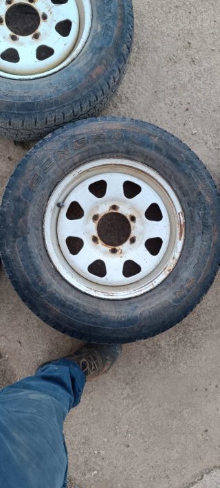 Ruedas 205/80 R16 Llantas de hierro Nissan patrol