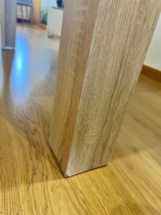 Mesa de comedor de madera