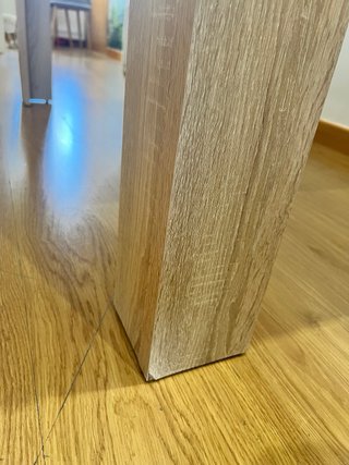 Mesa de comedor de madera