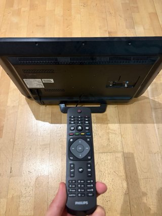 TV Philips 32” Full HD LED + Mando