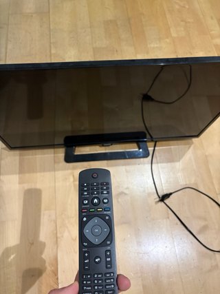 TV Philips 32” Full HD LED + Mando