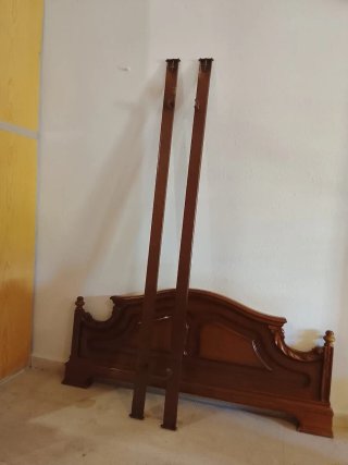 Cabecero de madera. 135cm