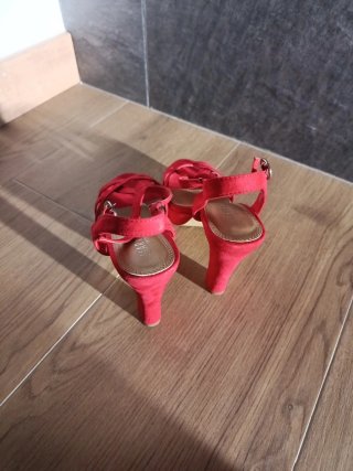 Zapatos de tacón Marypaz rojos talla 37 en su caja