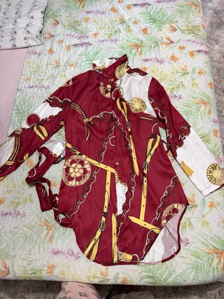 Vestido plateado brillante manga larga