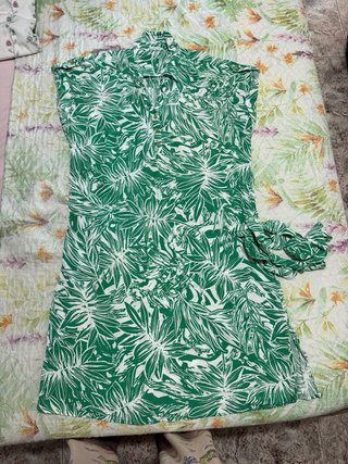 Vestido plateado brillante manga larga