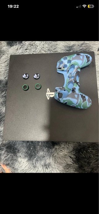 Ps4 Pro 1TB + FC25 + 3 Mandos