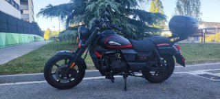 UM Renegade Vegas Negra y Roja 125cc