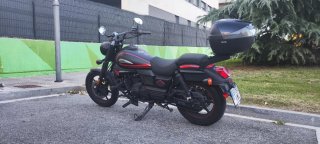 UM Renegade Vegas Negra y Roja 125cc