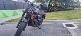 UM Renegade Vegas Negra y Roja 125cc