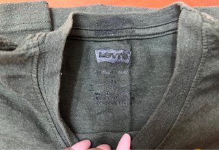 Camiseta Levi's verde militar