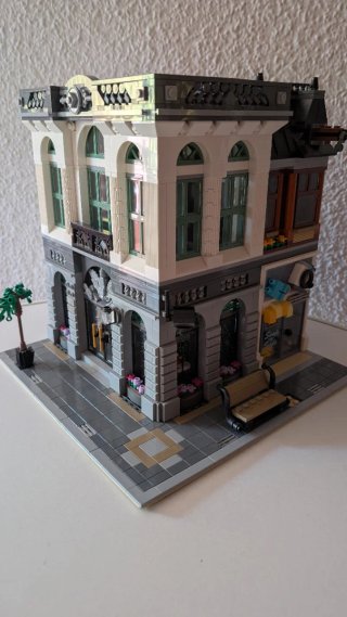 LEGO Creator 10251 Brick Bank Expert