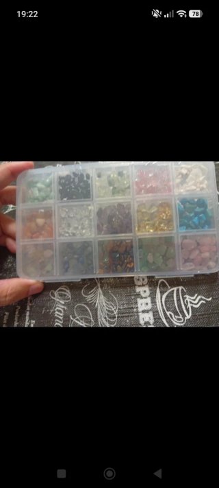 Caja de piedras semipreciosas