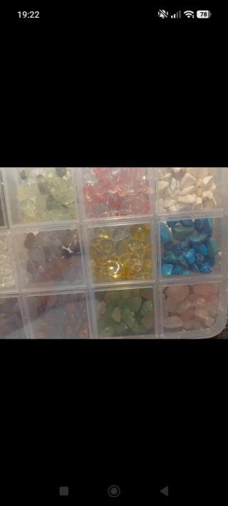 Caja de piedras semipreciosas