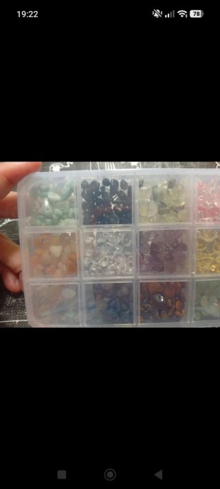 Caja de piedras semipreciosas