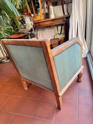 Sillón antiguo tapizado verde